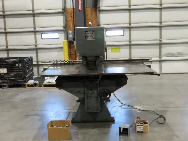 Used STRIPPIT FABRICATOR _UNKNOWN_ Single Station Punches Indiana US | Arrow Industrial #617508