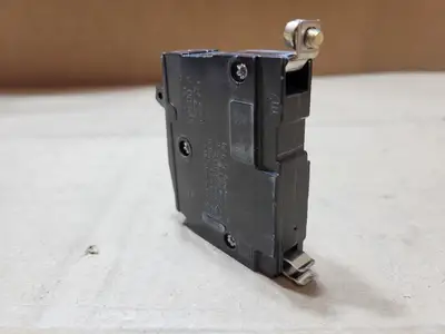 Used SQUARE D QOB115 Switchgears British Columbia CA | Lenmark #1486891