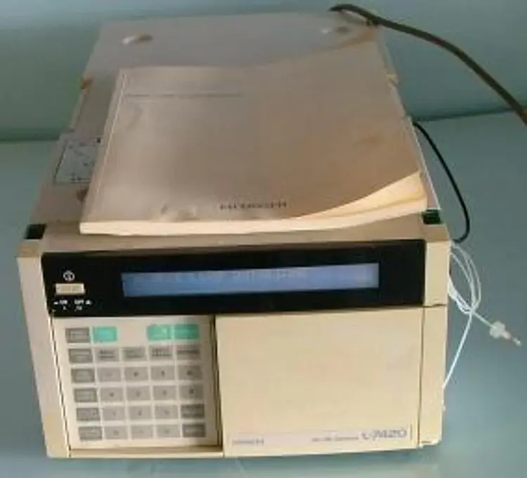 Used HITACHI 4420 ELECTROLYTIC CONDUCTIVITY DETECTOR HPLC Detectors Texas US | Bamko Surplus Process Equipment #937021