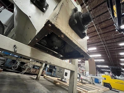 Approx. 150 cu/ft Bin Agitator, (2) Mixing Augers, (1) Discharge Auger