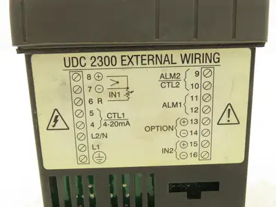 Honeywell UDC2300 Mini-Pro Temperature Controller DC230L-E0-00-10-0A00000-20-0