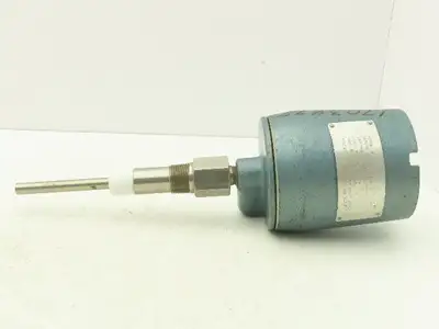 Combustion Engineering Series 8100 Level Controller 115VAC With 7" Probe 1" NPT