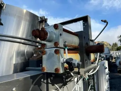 USED 1998 LEE INDUSTRIES 300LU