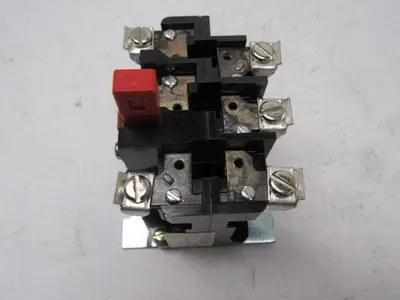 RELIANCE 704263-R AN13P  J Thermal Overload Relay 3 Pole NEMA 1 Non Compensated