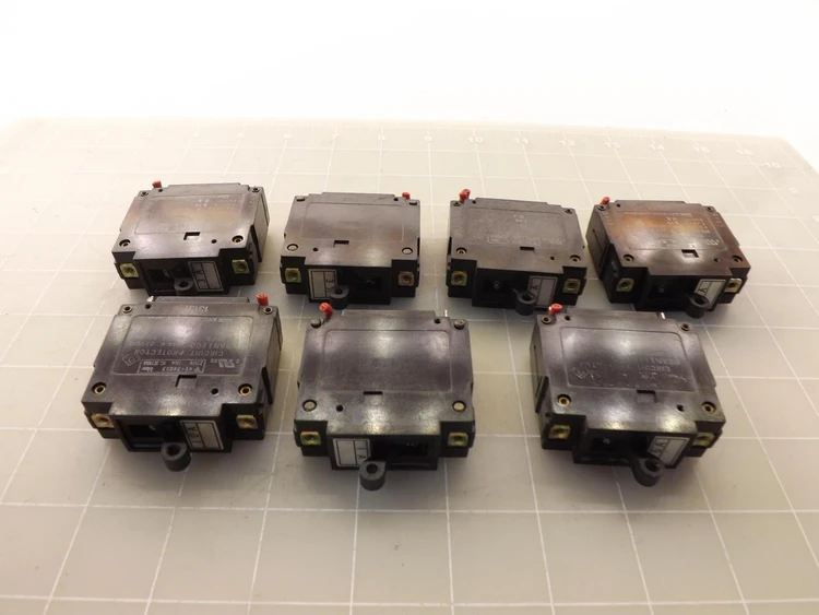 Used IDEC IZUMI _UNKNOWN_ Circuit Breakers | OCO Industrial #1667524