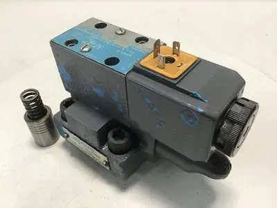 USED VICKERS DG4V-3-2AL-M-U-HL7-60