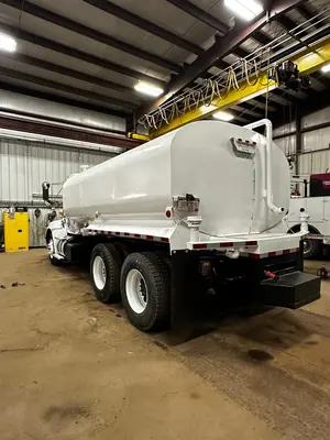 USED 2014 Kenworth T370