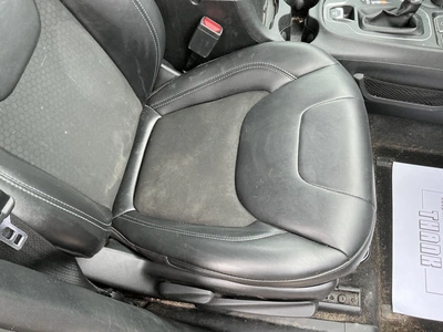 USED 2019 JEEP CHEROKEE
