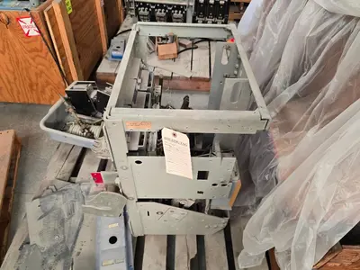 Used _UNKNOWN_ _UNKNOWN_ Circuit Breakers Indiana US | Myron Bowling Auctioneers Inc #1504007