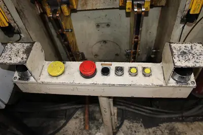 USED 1995 KOMATSU LIC400