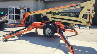 USED 2017 JLG T350