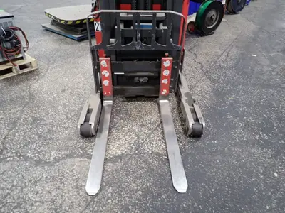 USED RAYMOND EZ R40TT