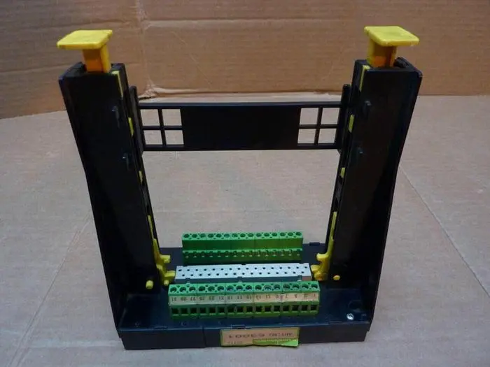 Used MURR ELEKTRONIK 63001 Panel Mounts | Ideal Machinery #661017