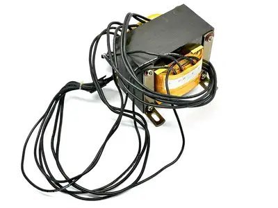 10035550 | Auto Transformer  EP-8578 2KVA 117/108/100/95V Input 121/130V Output - Used