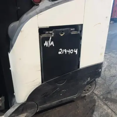 USED 2016 CROWN RR5725-45