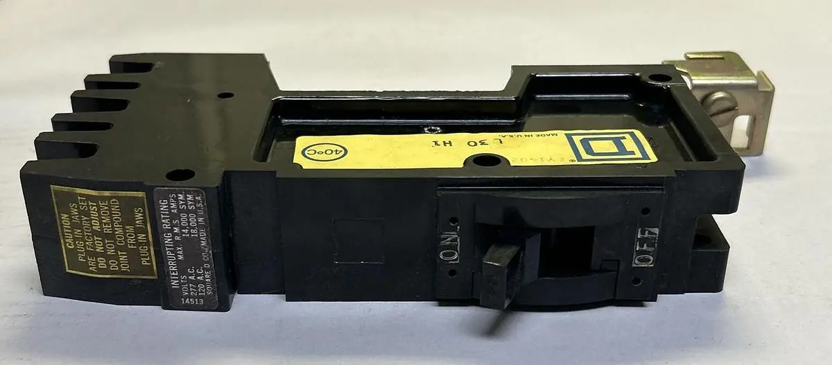 Used SQUARE D FY14020B Circuit Breakers | Surplus Asset Holdings #1189498