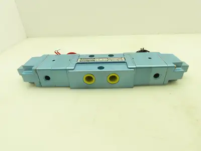 Skinner S4KKJAL4 Pneumatic Directional Control Valve 5-Way 3Pos 120V 150PSI 1/2"