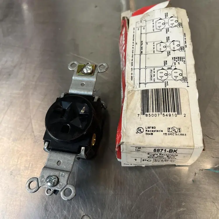 New | in-Stock PASS & SEYMOUR 5871-BK Miscellaneous Equipment (Electrical & Power) Ohio US | Surplus Asset Holdings #1485606