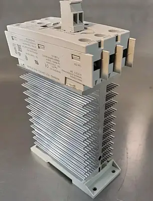 Siemens 3RF2255-1AC45 Solid state relay Loc4D17