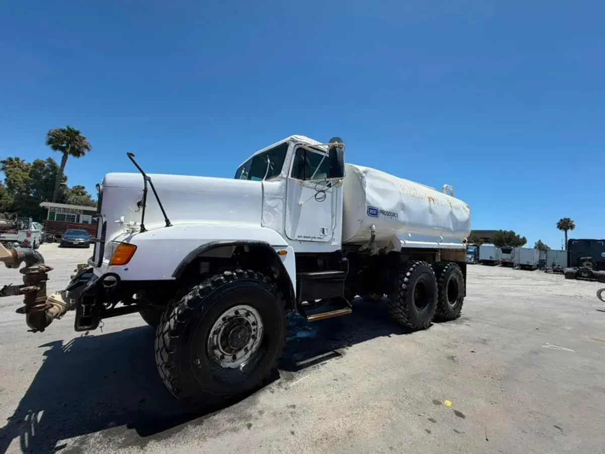 Used 2009 FREIGHTLINER Unspecified Water Trucks California US | Wind River Equipment Finance LLC #1546302