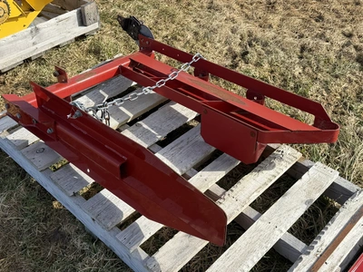 (1) 1/4-turn bale chute, working condition unknown.