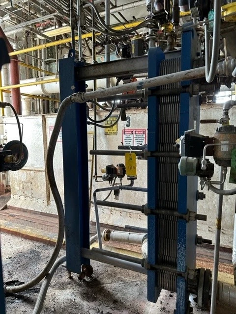 APV Plate Heat Exchangers R5MGS-16, 14"W x 5’H, 200 PSI, 230*F