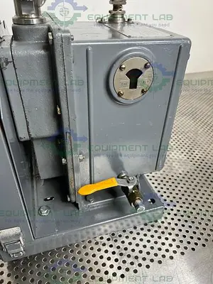 USED WELCH 1402 DUOSEAL BELT-DRIVEN ROTARY VANE VACUUM PUMP 115/230V