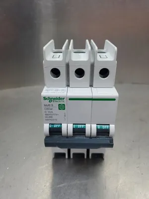 Schneider Electric Multi 9 C60BP 3-Pole 10A Circuit Breaker. 4E-6