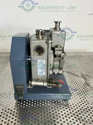 USED WELCH CHEMSTAR 1400N ROTARY VANE OIL BELT VACUUM PUMP W/ WESTINGHOUSE AC MOTOR