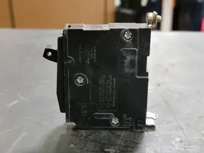 NEW SQUARE D QO115