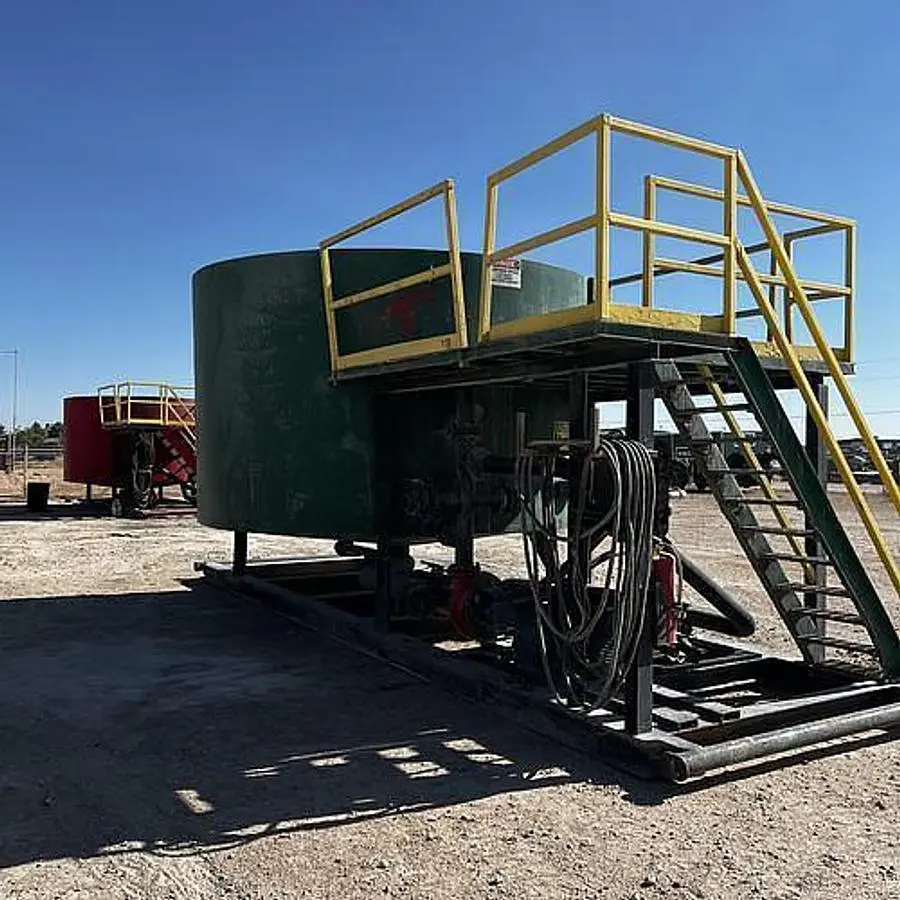USED 205BBL PREMIX TANKS