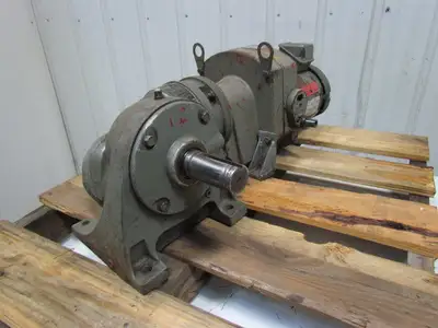 US Motors VariTrac 2Hp 230/460V 50/60Hz Manual Speed Adjust LH Output Gear Motor