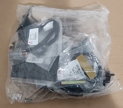 NEW AGCO 3907718M11