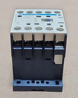 NEW Schneider 036324