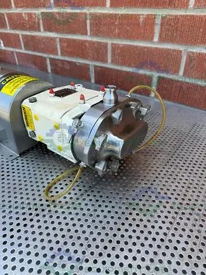 USED WAUKESHA CHERRY BURRELL 015 ROTARY LOBE PUMP W/ STAINLESS 1/2 HP MOTOR 3PH