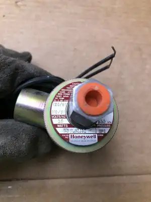Honeywell X53LB1100 Skinner Solenoid Valve