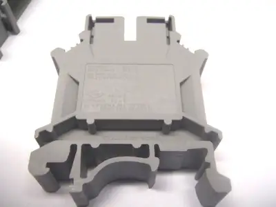 Used Phoenix Contact UK16N Terminal Blocks 800V 16mm Terminal Blocks Michigan US | Maverick Industrial Sales #1396615