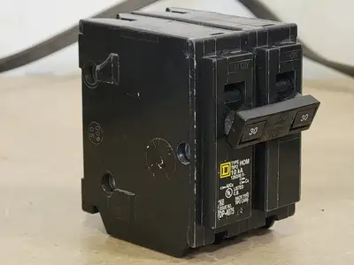 Used SQUARE D HOM230 Switchgears British Columbia CA | Lenmark #241198