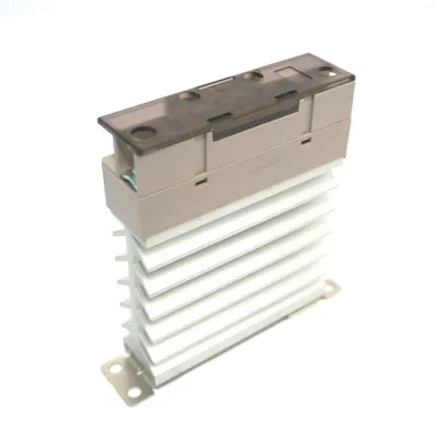 NEW OMRON G3PB-215B-VD-N SOLID STATE RELAY G3PB215BVDN