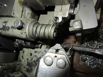 8611-100 Used RUF Large Curb Chain Making Machine