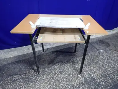 48" X 32" Stand