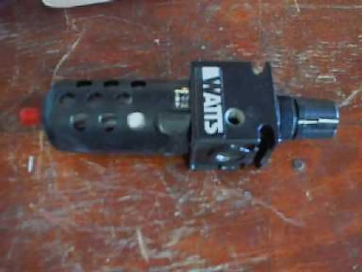 QTY. 1. WATTS FLUID AIR INC. INTEGRAL FILTER/ REGU...