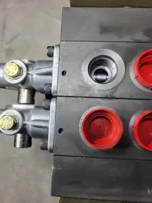 Hydraulic Valve Manifold w/ Solenoids