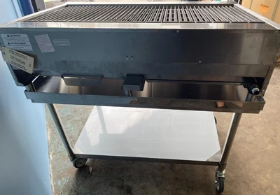 75-0175 Vulcan VCCB47 46'' Natural Gas Char-Broiler