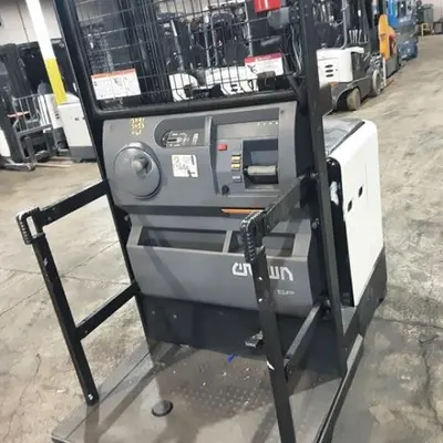 USED 2016 CROWN SP3510-30