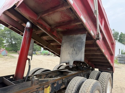 Used 1998 KENWORTH T800 B Dump trucks Michigan US | Miedema Asset Management Group #1372402