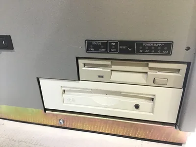 ICS 9301-10P Patterned Wafer Defect Tool Auto Range Input 115/230V 50/60Hz 8.0/4.0A