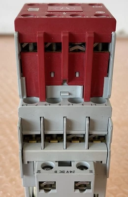 NEW Allen Bradley Guardmaster Guard master 100S-C12DJ404C