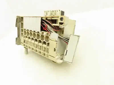 SMC VQ2100N-5 Pneumatic 7-Station Manifold 5/2 Solenoid Valves 24VDC