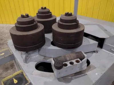 5" X 5" X 1/2" ROUNDO MODEL #R-5-S HYDRAULIC ANGLE ROLL: STOCK #23480